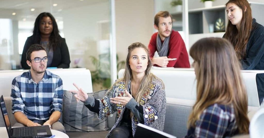 La piaga dei meeting inutili: come evitare gli sprechi di tempo e rendere le riunioni più produttive