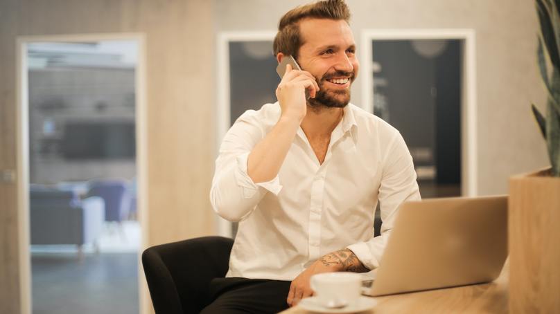 Come imparare ad essere a tuo agio al telefono